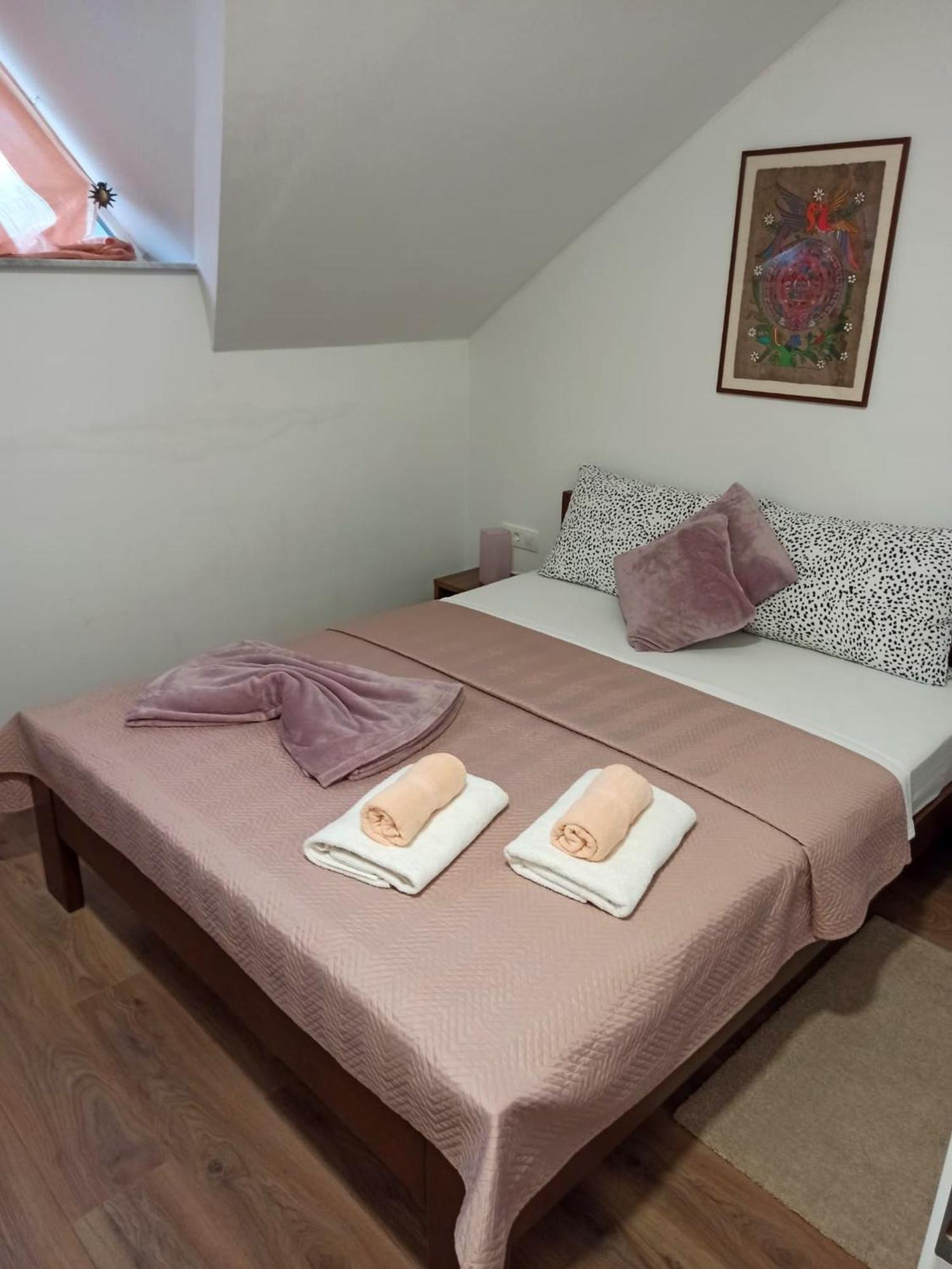 Apartmani Leptir Rakovica Exterior photo