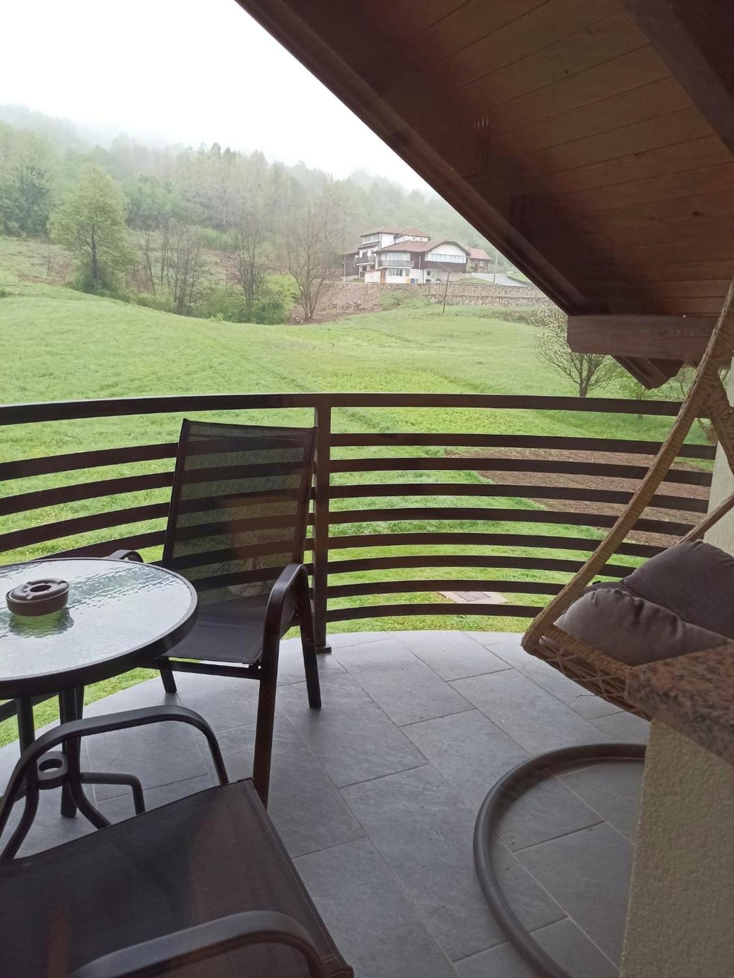 Apartmani Leptir Rakovica Exterior photo